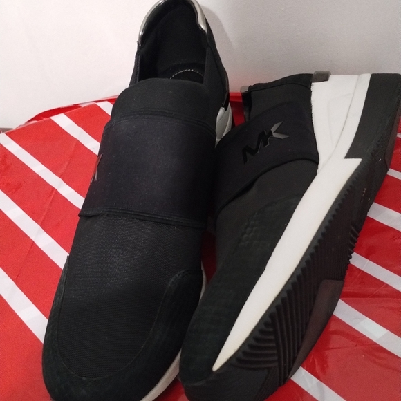 Michael Kors Black and White Women's Sneakers Felix - Picture 3 of 6